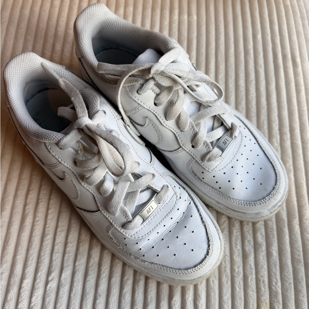 Nike Air Force 1 Low White Boys Youth Size 5.5 Sneakers